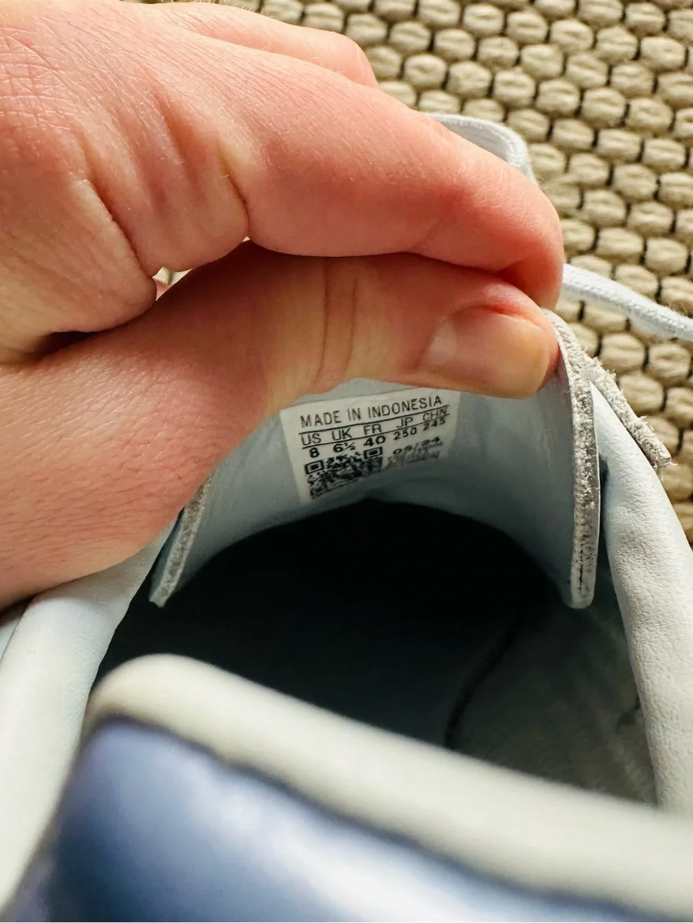 Adidas Sambae Halo Blue/off white/ blue sparkle in size 8 - Picture 7 of 7